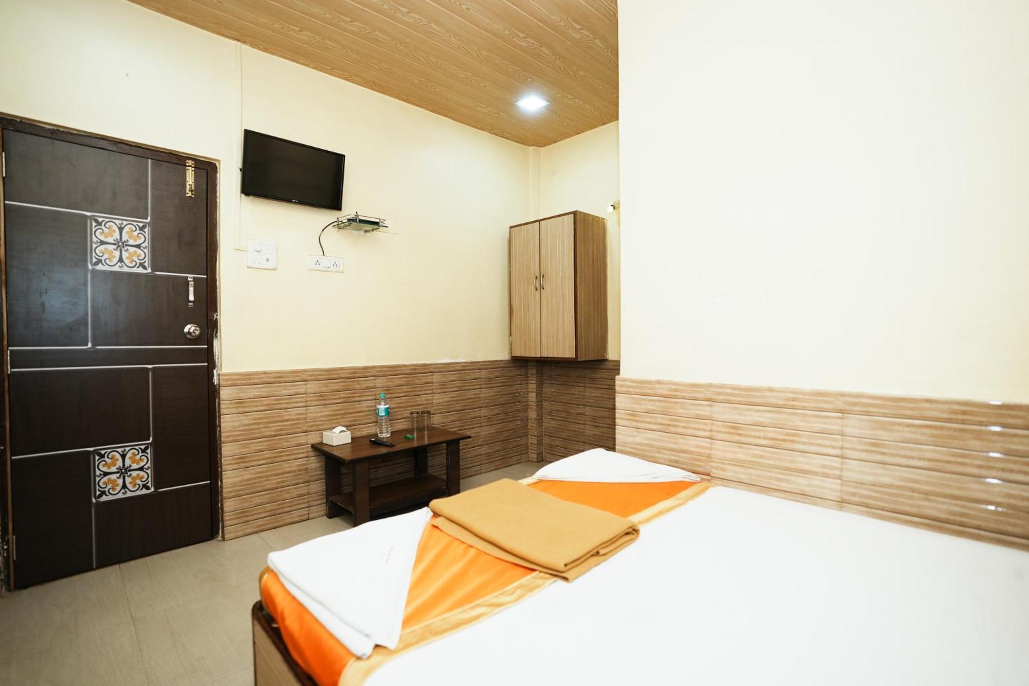Hotel Sai Parikrama